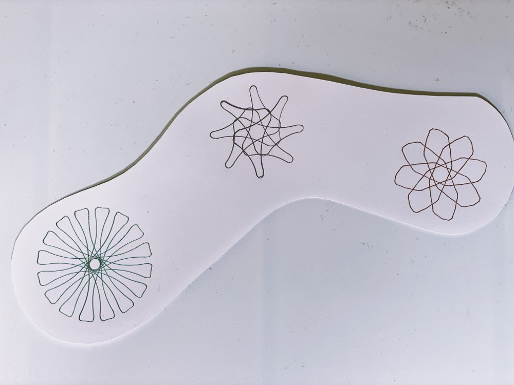スピログラフもどき応用セットで描いた模様2